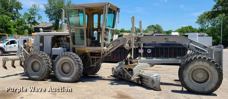 image for item K5941 1978 Caterpillar 140G  motor grader