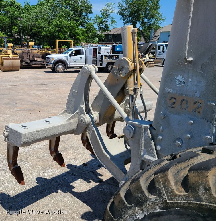 image for item K5941 1978 Caterpillar 140G  motor grader