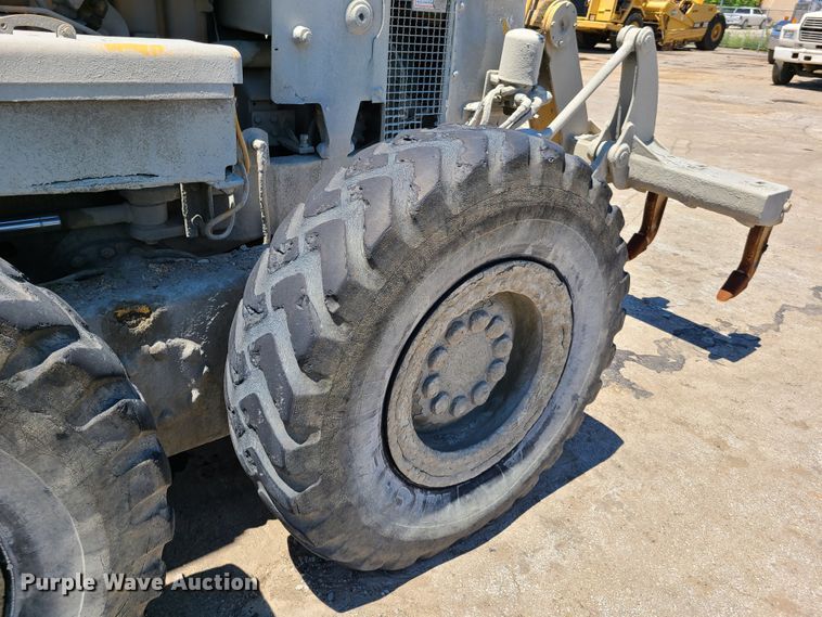 image for item K5941 1978 Caterpillar 140G  motor grader