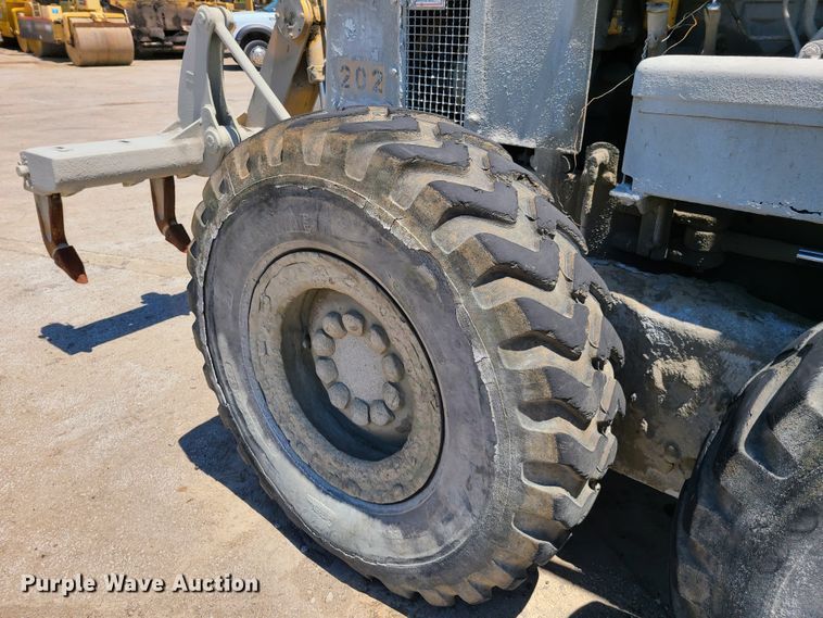 image for item K5941 1978 Caterpillar 140G  motor grader