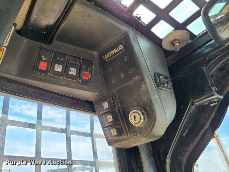 image for item K5951 2007 Caterpillar 268B  skid steer loader