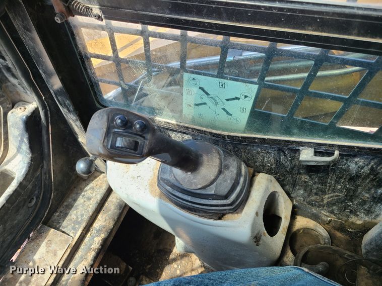 image for item K5951 2007 Caterpillar 268B  skid steer loader