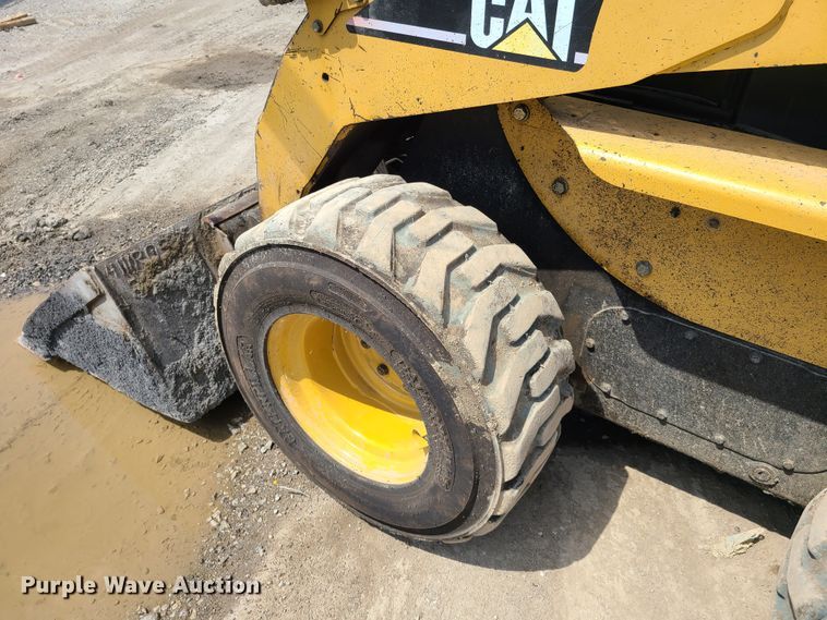 image for item K5951 2007 Caterpillar 268B  skid steer loader