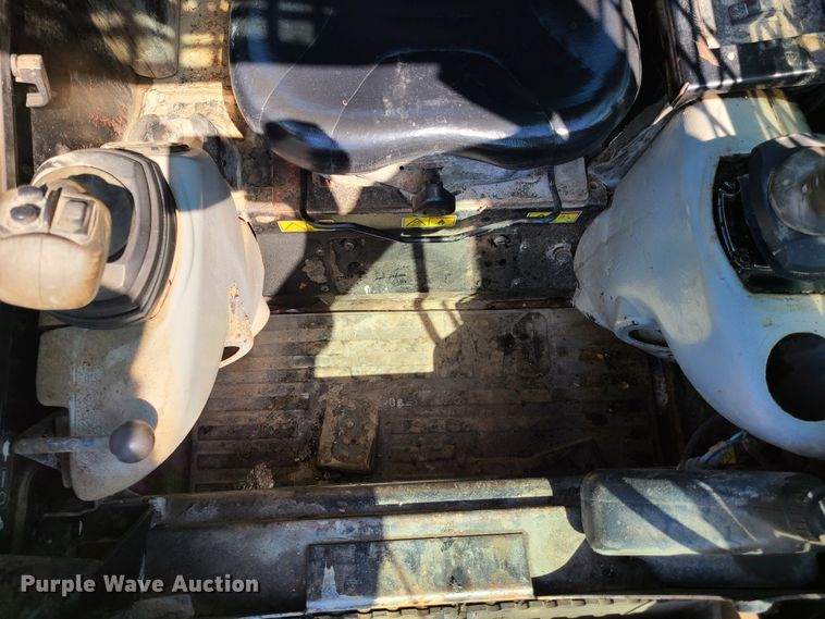 image for item K5952 2006 Caterpillar 268B  skid steer loader