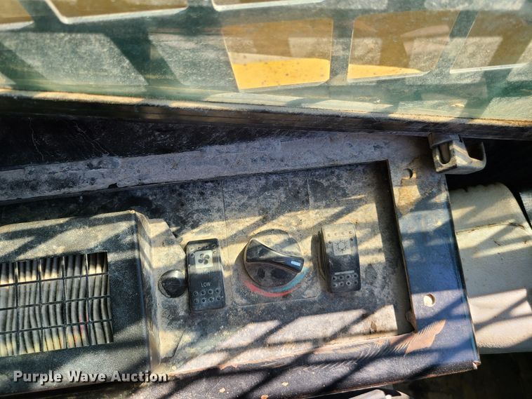 image for item K5952 2006 Caterpillar 268B  skid steer loader