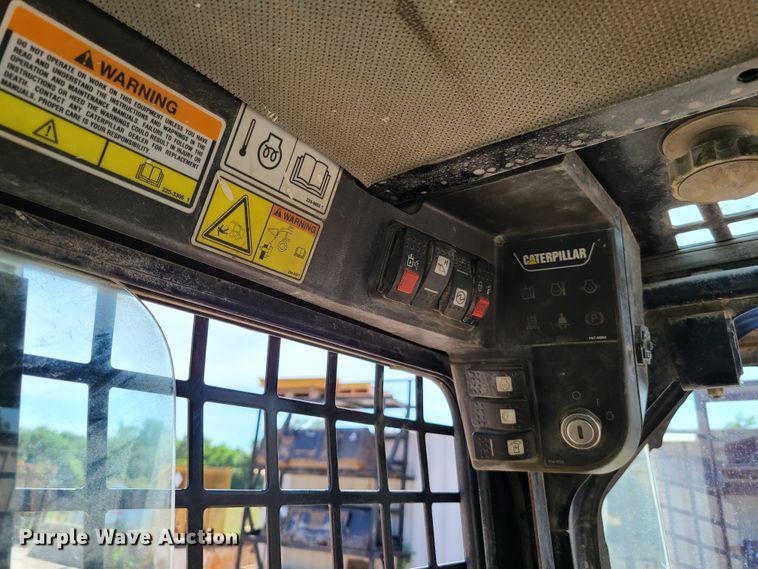 image for item K5952 2006 Caterpillar 268B  skid steer loader