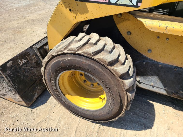 image for item K5952 2006 Caterpillar 268B  skid steer loader