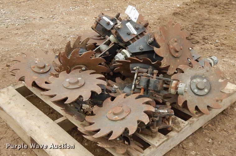 image for item DE5785 (12) Yetter row cleaners