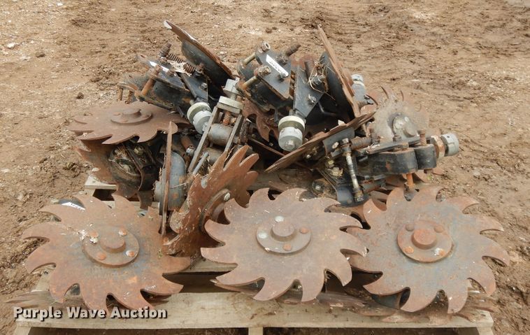 image for item DE5785 (12) Yetter row cleaners