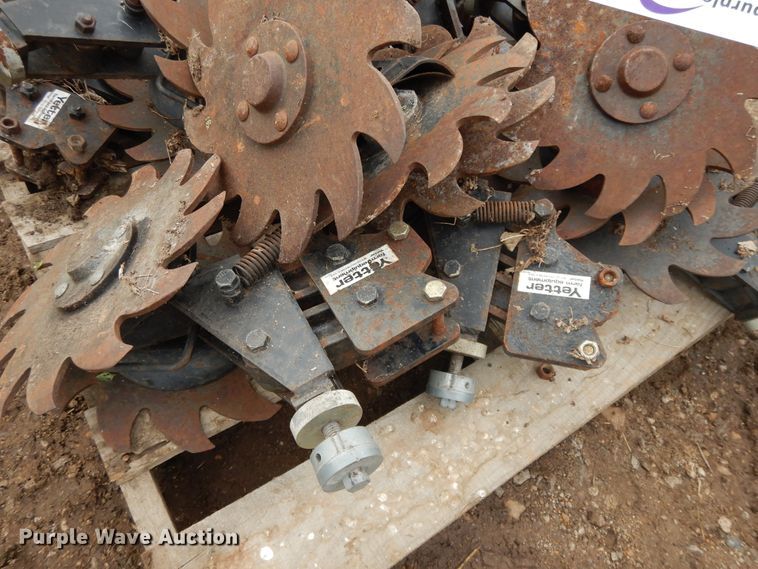 image for item DE5785 (12) Yetter row cleaners