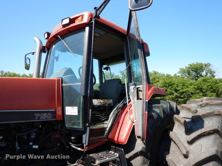 image for item DE5828 1992 Case IH 7150  MFWD tractor