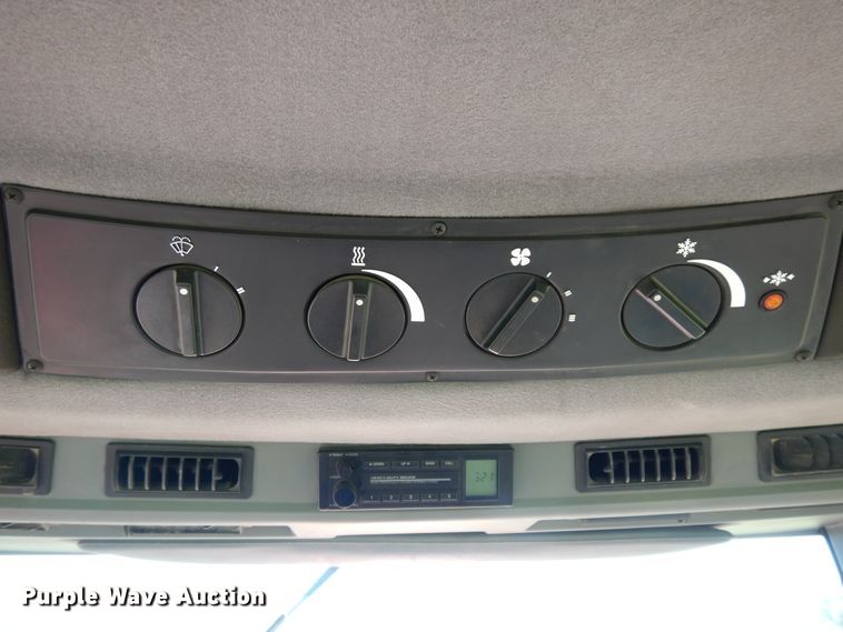 image for item DE5828 1992 Case IH 7150  MFWD tractor