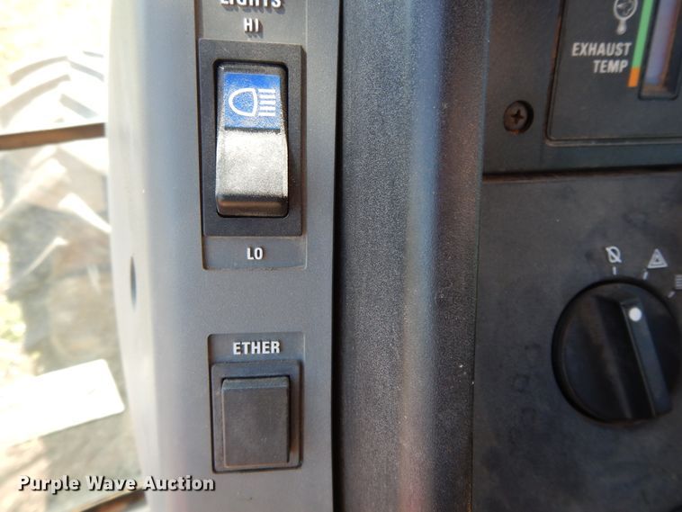 image for item DE5828 1992 Case IH 7150  MFWD tractor