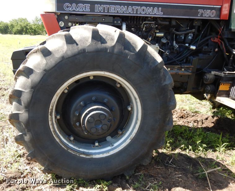 image for item DE5828 1992 Case IH 7150  MFWD tractor