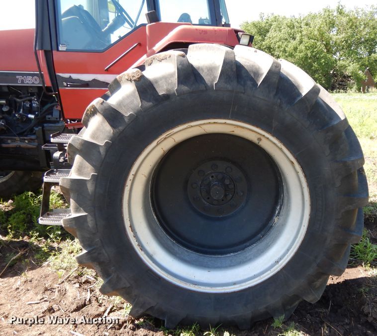 image for item DE5828 1992 Case IH 7150  MFWD tractor