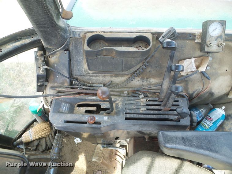 image for item DF8997 1981 John Deere 4640  tractor