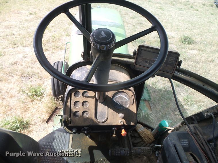 image for item DF8997 1981 John Deere 4640  tractor