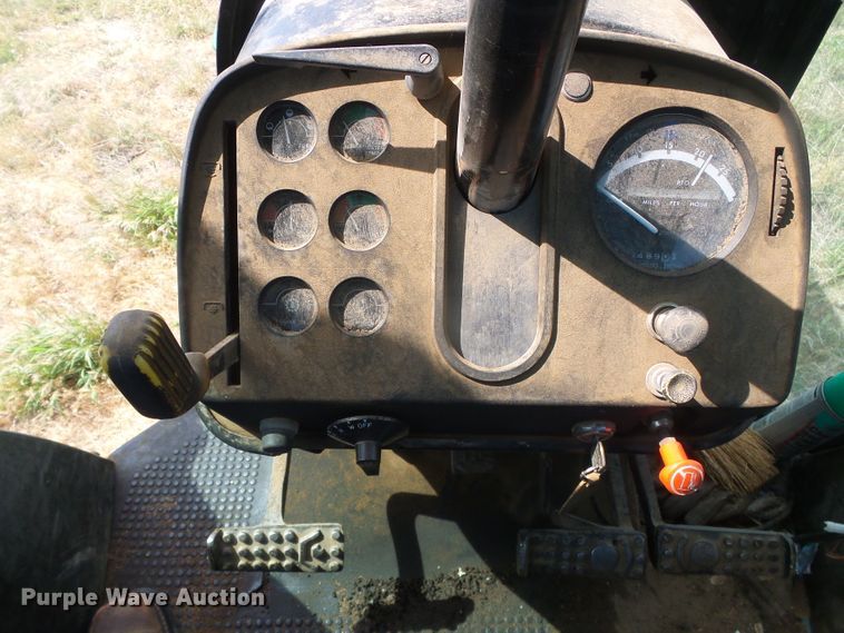 image for item DF8997 1981 John Deere 4640  tractor