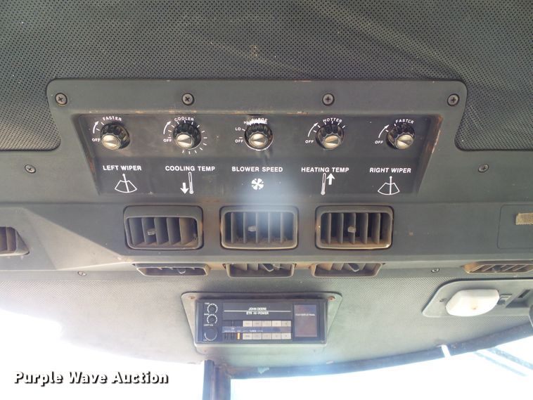 image for item DF8997 1981 John Deere 4640  tractor