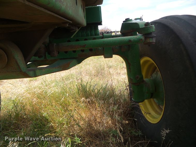 image for item DF8997 1981 John Deere 4640  tractor