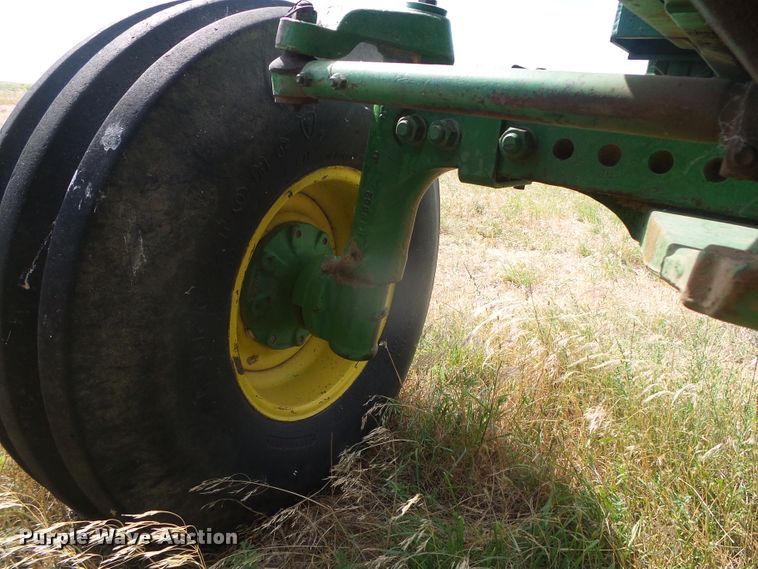 image for item DF8997 1981 John Deere 4640  tractor