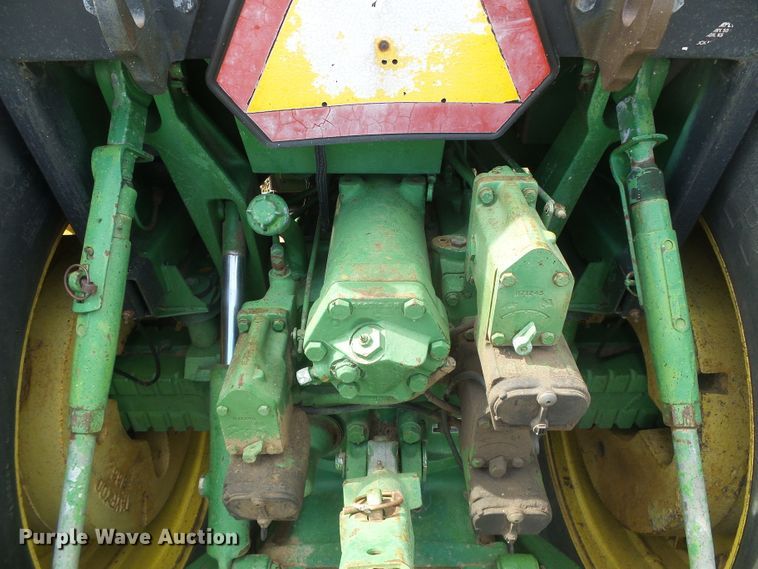 image for item DF8997 1981 John Deere 4640  tractor