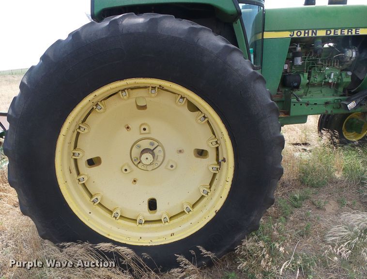 image for item DF8997 1981 John Deere 4640  tractor