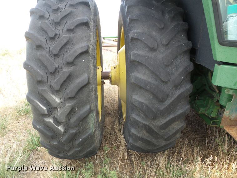 image for item DF8997 1981 John Deere 4640  tractor