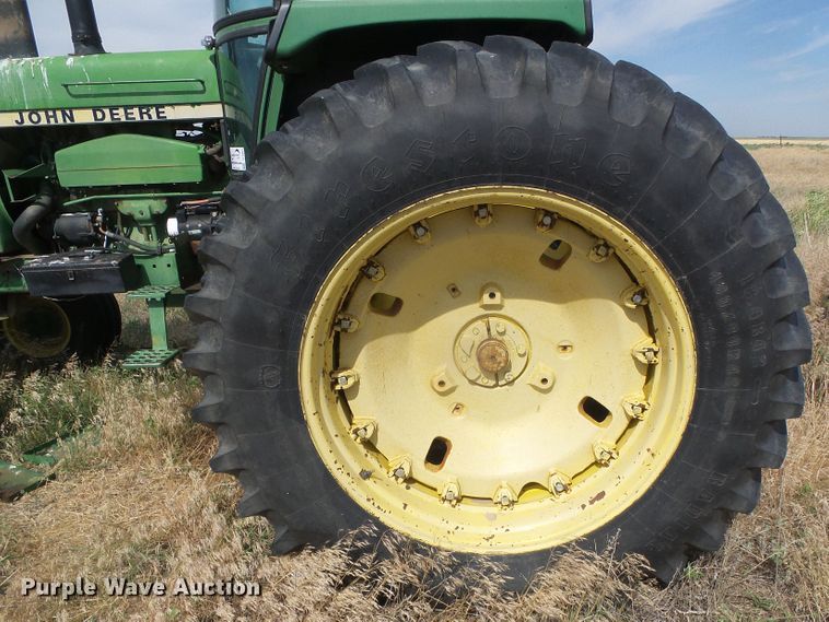 image for item DF8997 1981 John Deere 4640  tractor