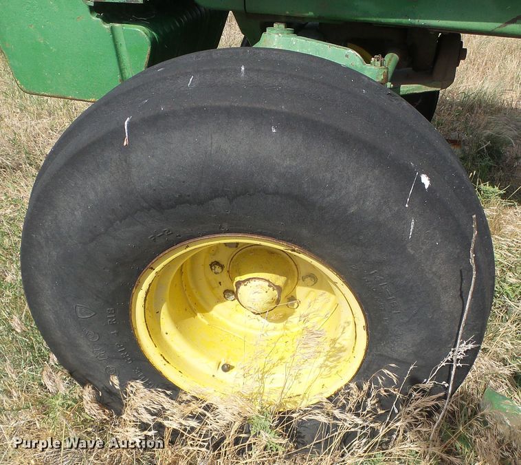 image for item DF8997 1981 John Deere 4640  tractor