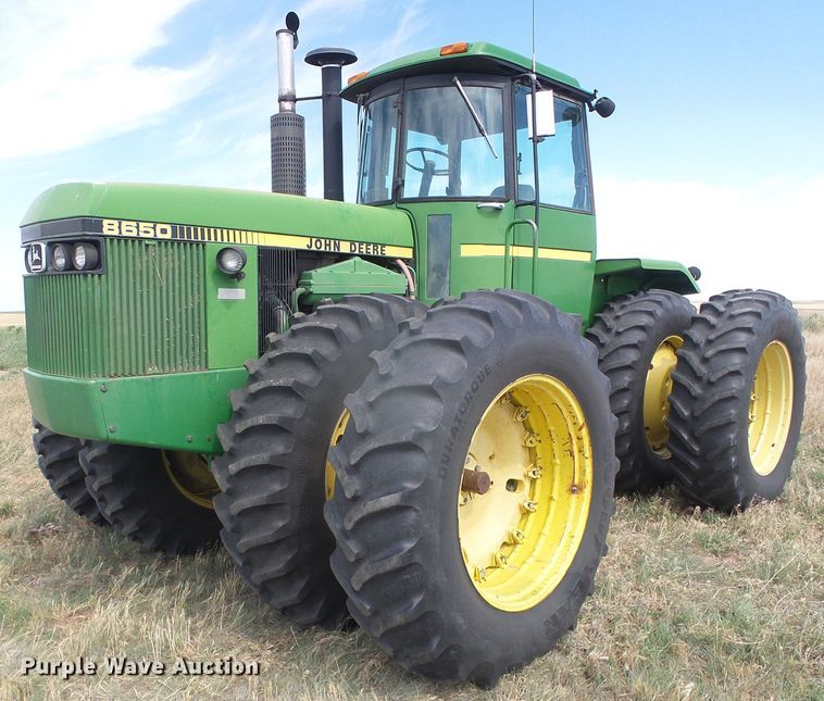 image for item DF8999 1984 John Deere 8650  4WD tractor