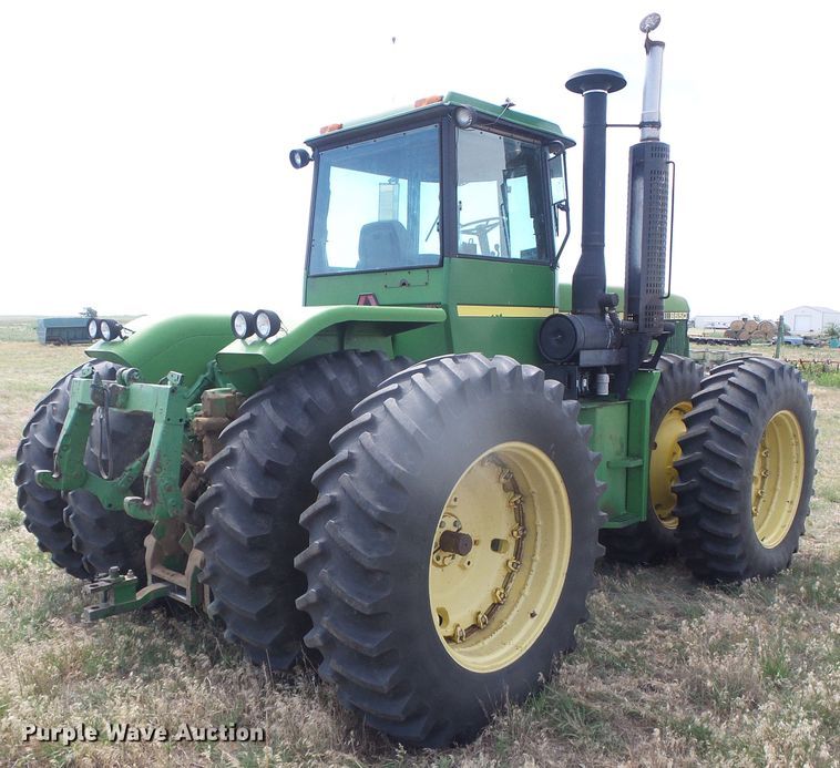image for item DF8999 1984 John Deere 8650  4WD tractor