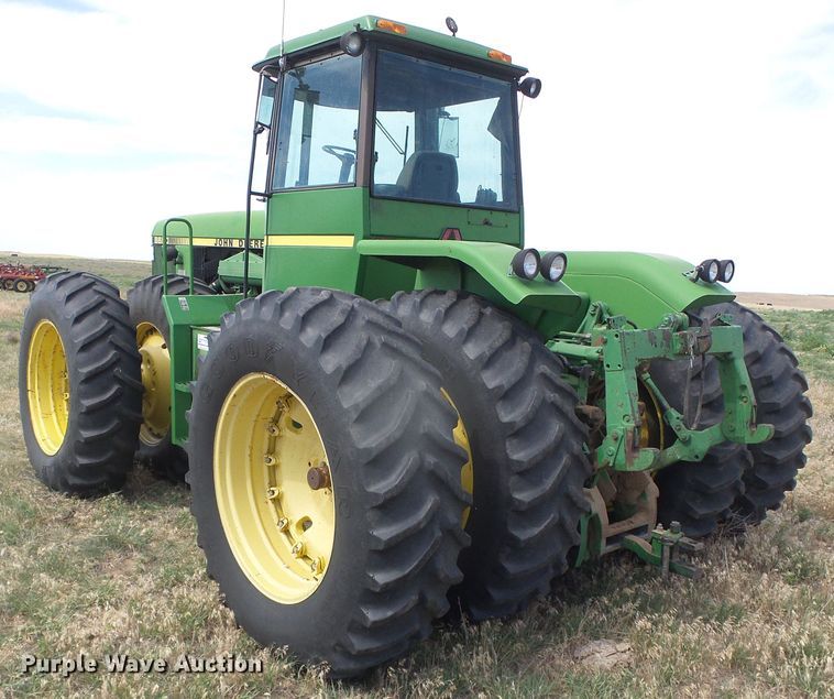 image for item DF8999 1984 John Deere 8650  4WD tractor