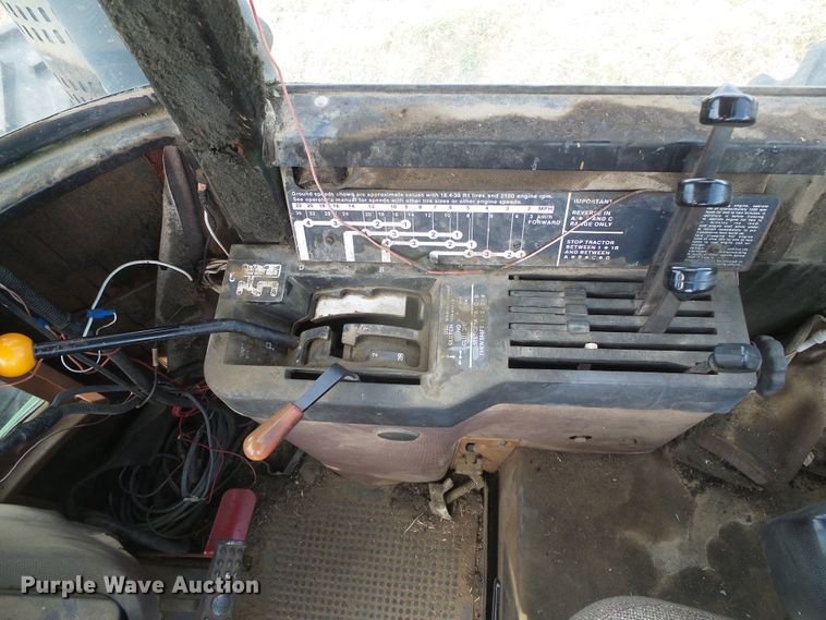 image for item DF8999 1984 John Deere 8650  4WD tractor