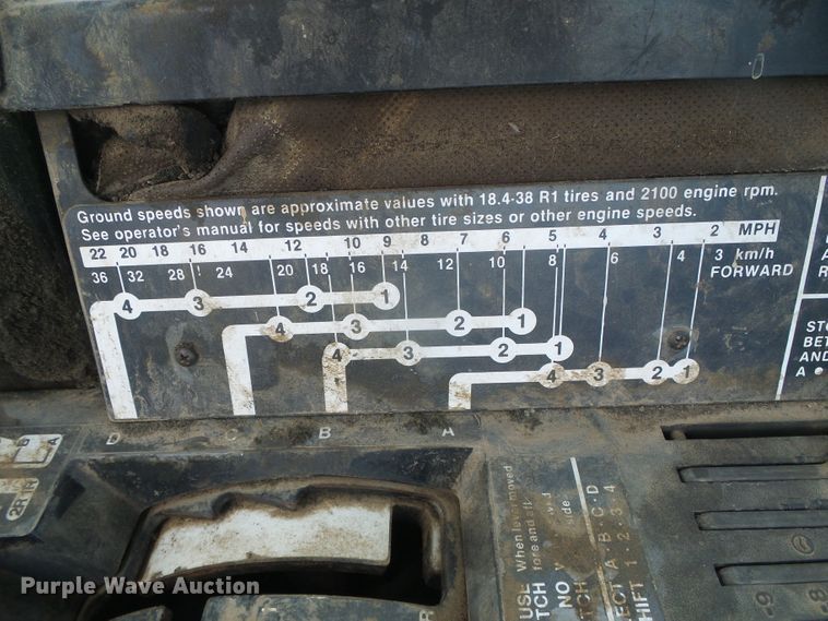 image for item DF8999 1984 John Deere 8650  4WD tractor