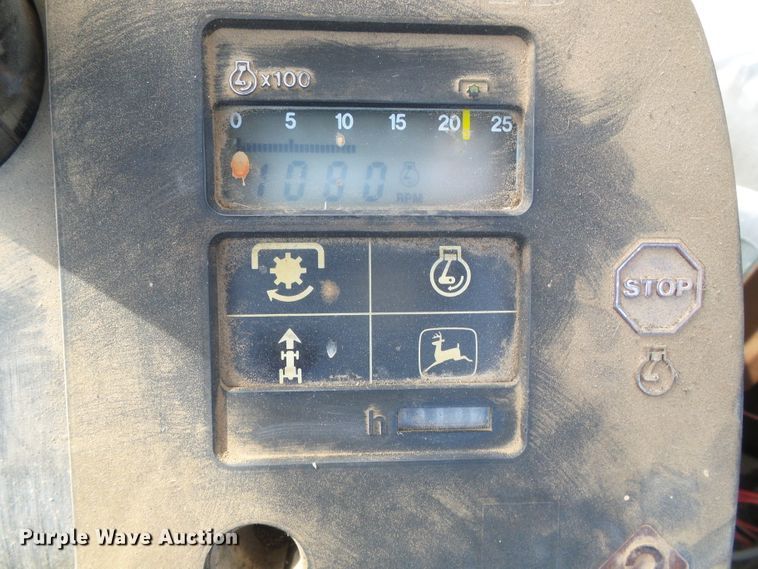 image for item DF8999 1984 John Deere 8650  4WD tractor