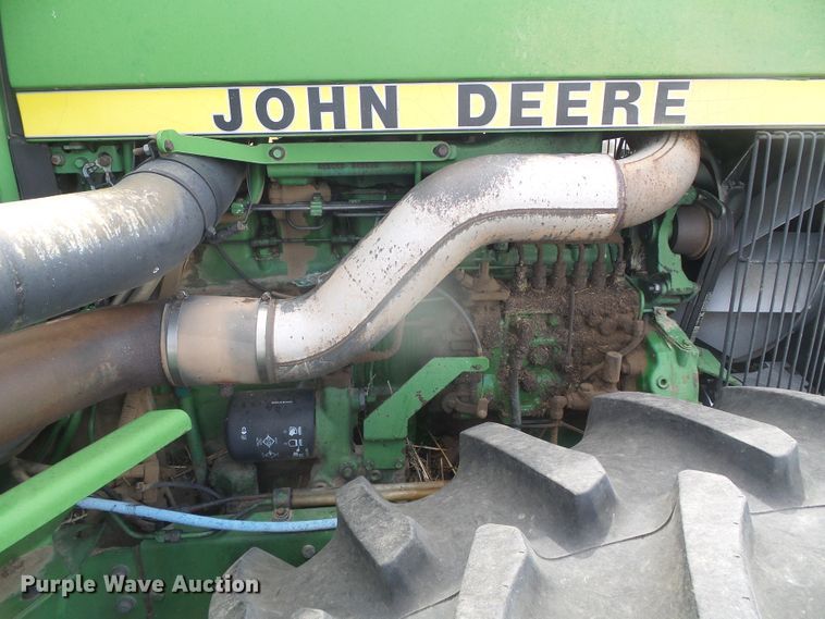 image for item DF8999 1984 John Deere 8650  4WD tractor
