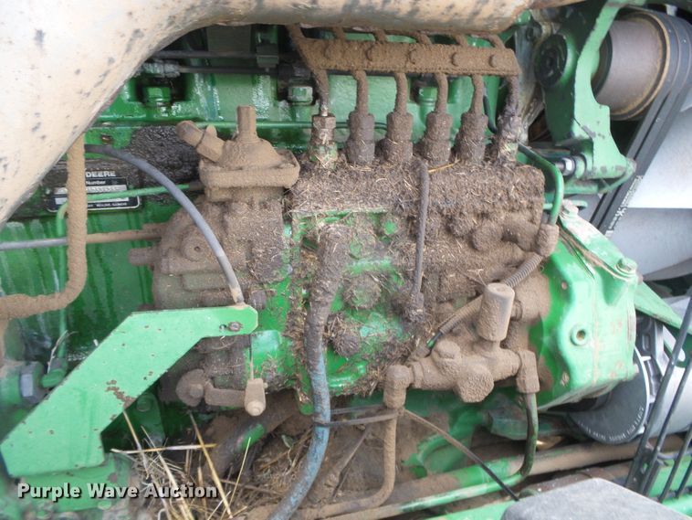 image for item DF8999 1984 John Deere 8650  4WD tractor