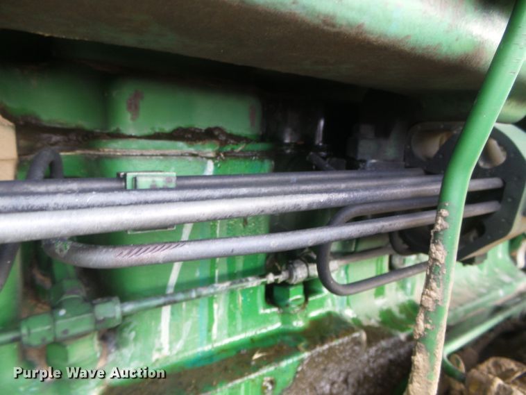 image for item DF8999 1984 John Deere 8650  4WD tractor