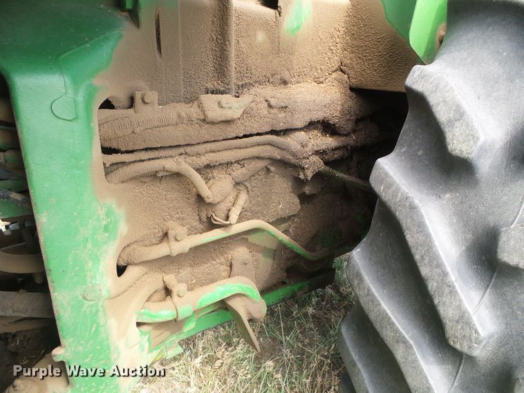 image for item DF8999 1984 John Deere 8650  4WD tractor