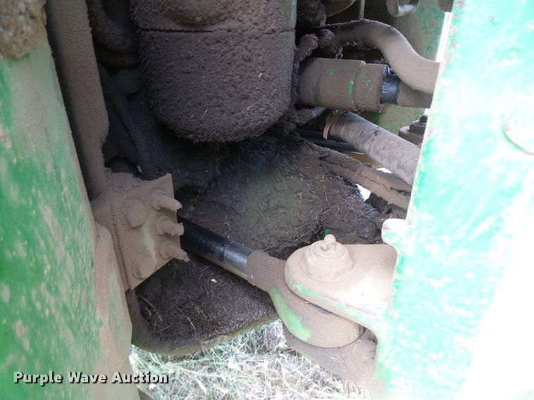 image for item DF8999 1984 John Deere 8650  4WD tractor