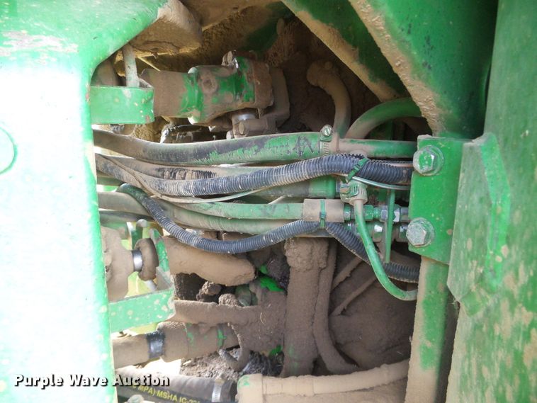image for item DF8999 1984 John Deere 8650  4WD tractor