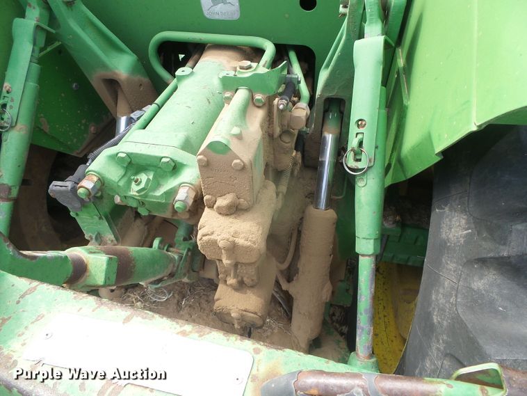 image for item DF8999 1984 John Deere 8650  4WD tractor