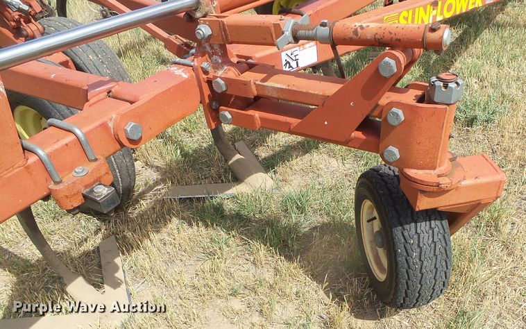 image for item DG0006 1996 Sunflower Fallow King field cultivator