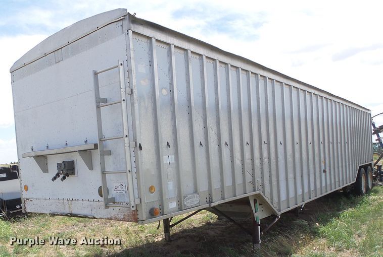 image for item DG0007 1983 Corn Husker 600-121382-2060 double hopper bottom grain trailer