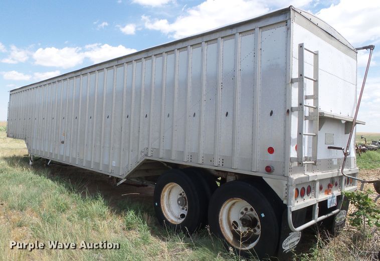 image for item DG0007 1983 Corn Husker 600-121382-2060 double hopper bottom grain trailer