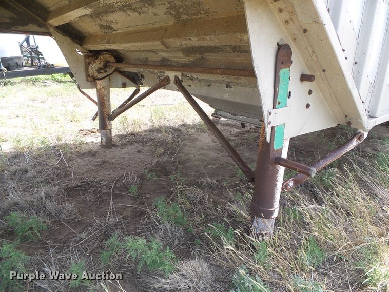 image for item DG0007 1983 Corn Husker 600-121382-2060 double hopper bottom grain trailer