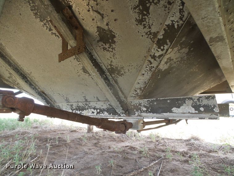 image for item DG0007 1983 Corn Husker 600-121382-2060 double hopper bottom grain trailer