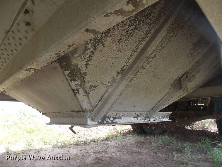 image for item DG0007 1983 Corn Husker 600-121382-2060 double hopper bottom grain trailer