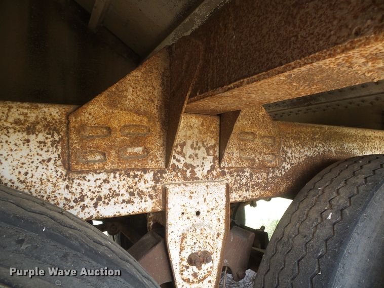 image for item DG0007 1983 Corn Husker 600-121382-2060 double hopper bottom grain trailer